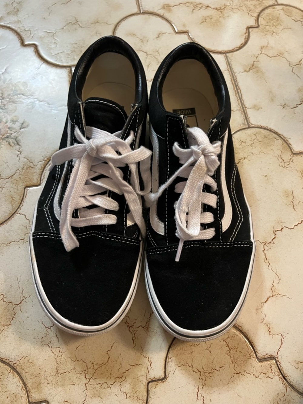 Vans Black and White Old Skool Low-Top Sneakers - 9Wide MEN OR WOMEN